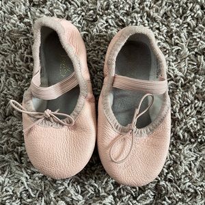 Toddler size 8 ballet slippers